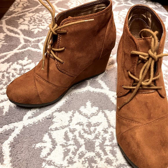 Dream Paris Suede Booties 7M - Picture 2 of 8